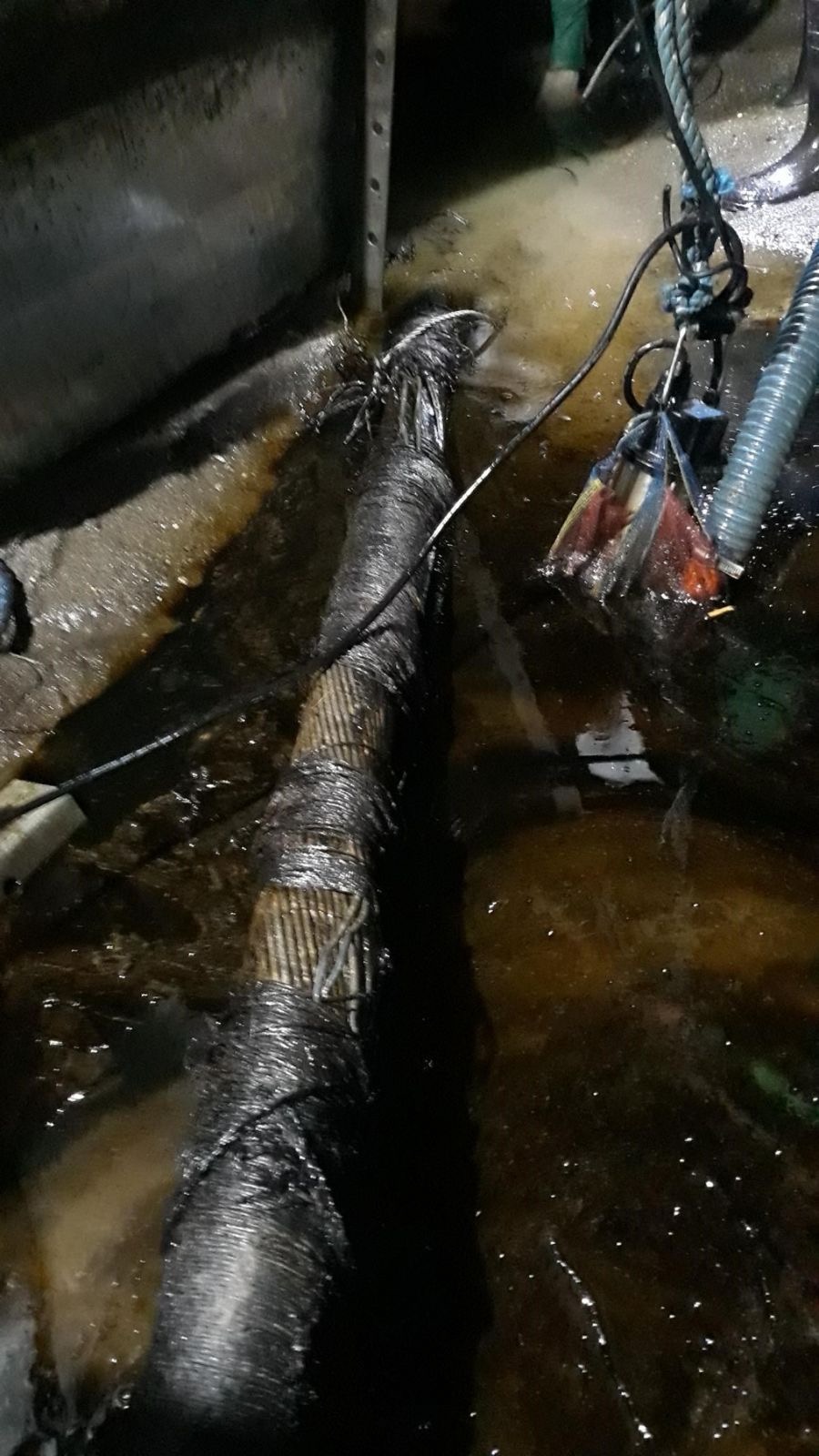 Negros high voltage submarine cable damaged